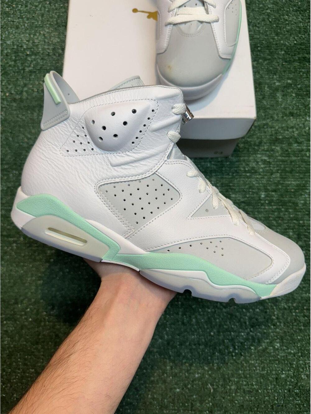 Jordan Retro 6 Mint Foam Size 10.5M/12W